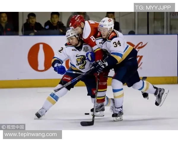 塞维利亚在激烈对抗中以3比2战胜阿克希萨精彩比赛回顾视频 塞维利亚在激烈对抗中以3比2战胜阿克希萨精彩比赛回顾视频